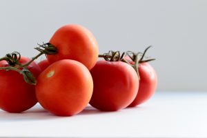 žemaūgiai dideli pomidorai
