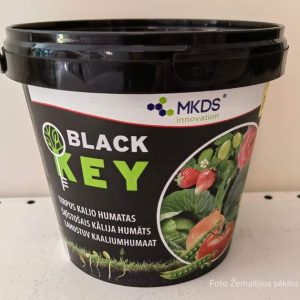 Augalinės kilmės tirpus kalio humatas 'BLACK KEY', kibirėlis 1 kg NAUJIENA 2022 m.